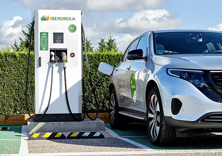 Foto Iberdrola electrificará los parkings de las tiendas de Leroy Merlin en España.